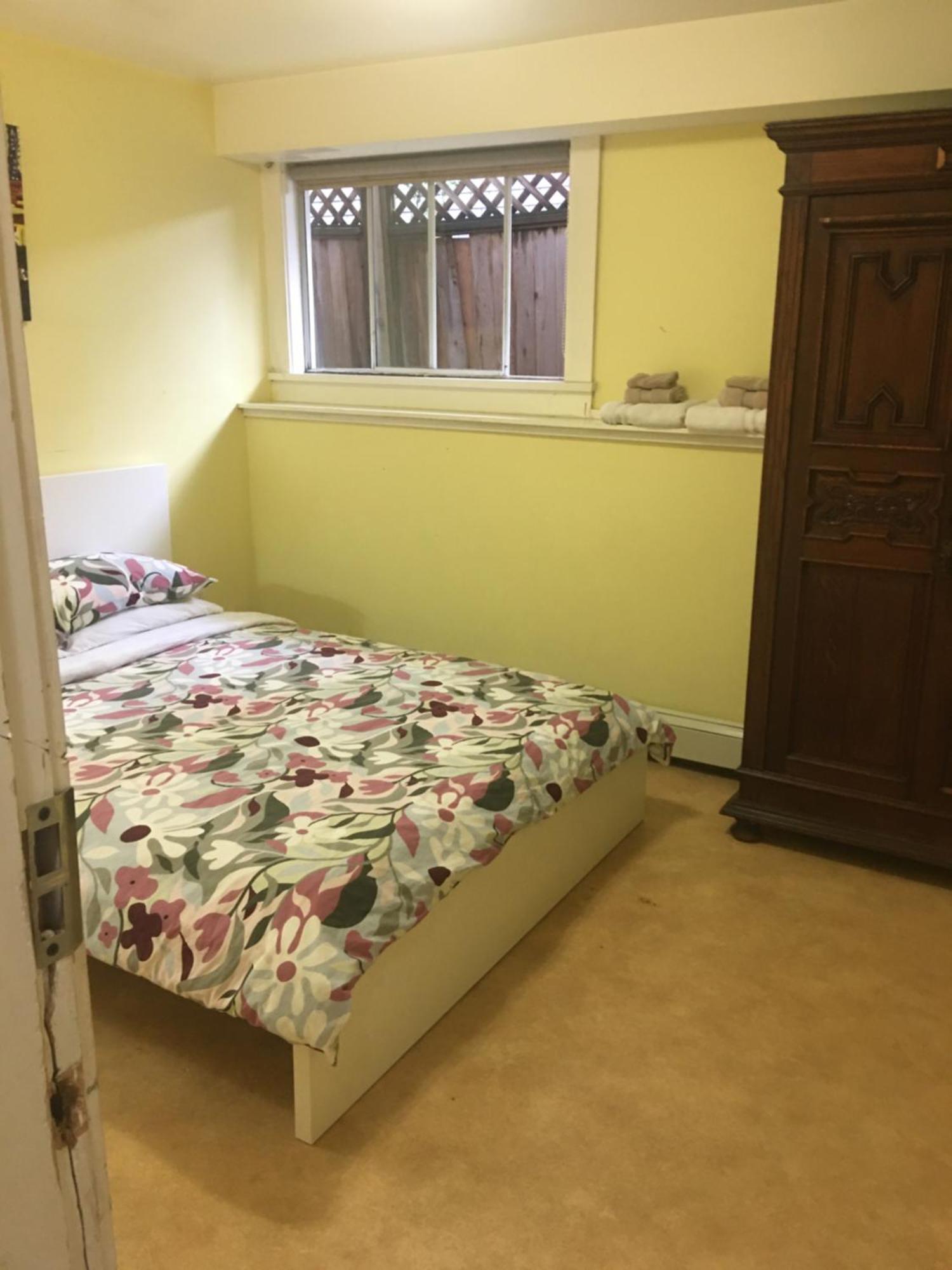 Yun Guesthouse Ванкувер Экстерьер фото