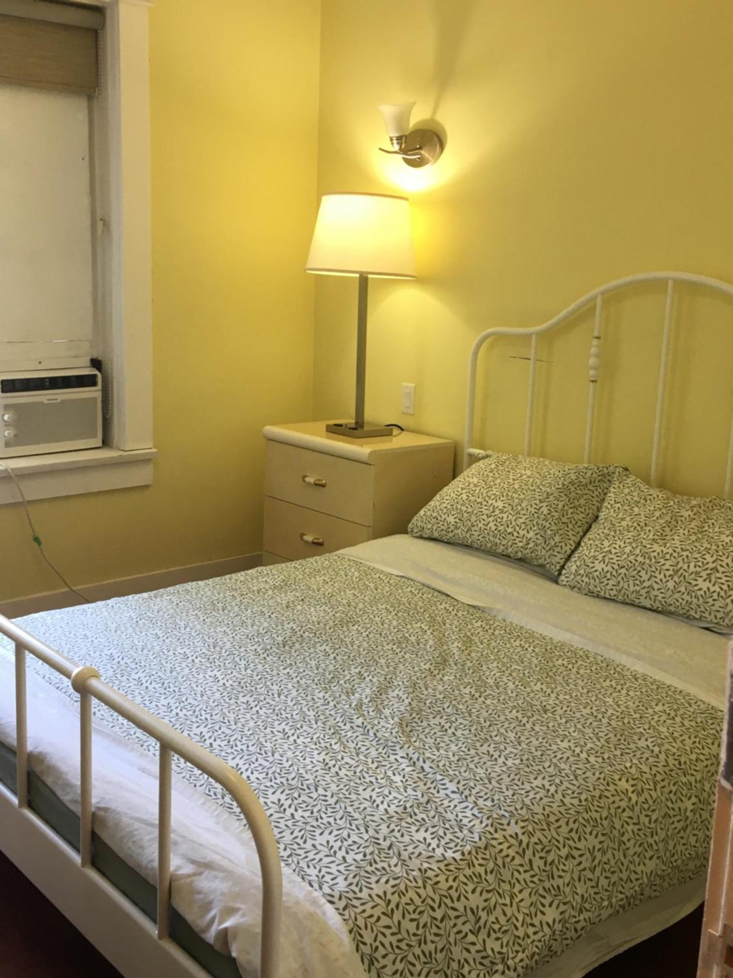 Yun Guesthouse Ванкувер Экстерьер фото